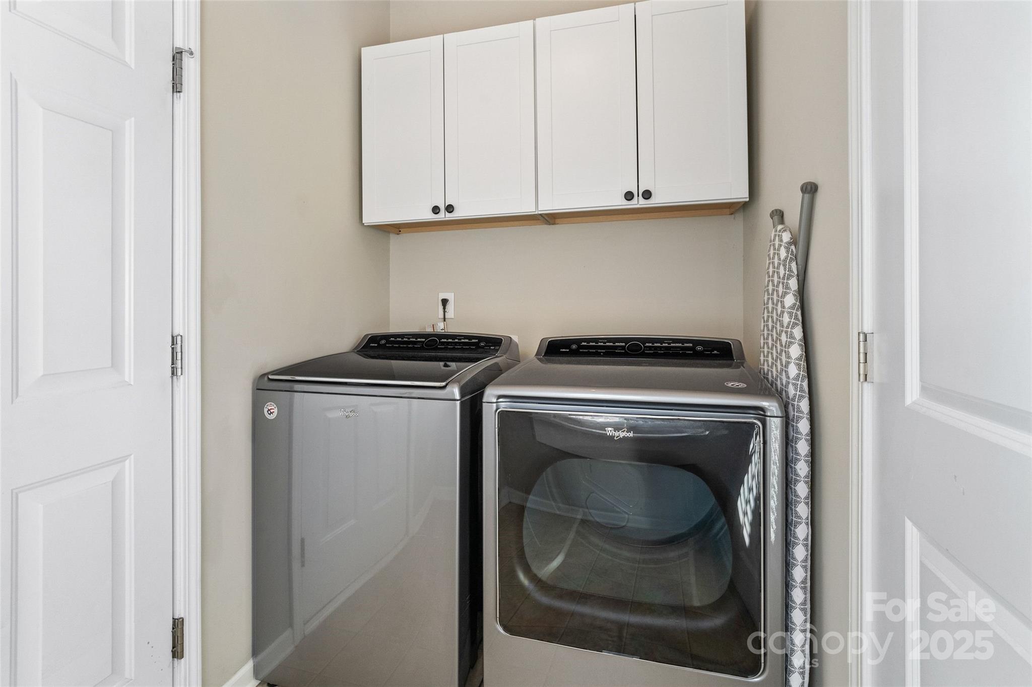 Ellis Pond - Residential