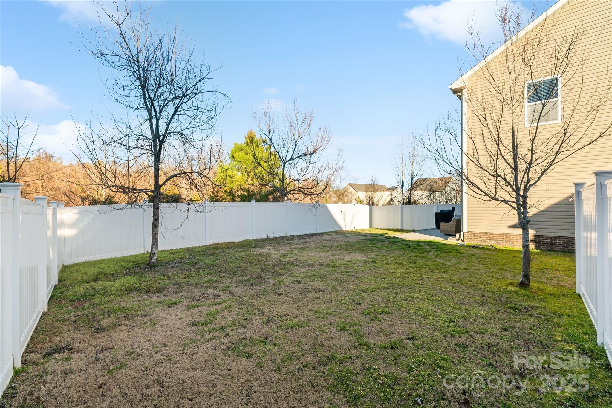 Ellis Pond - Residential