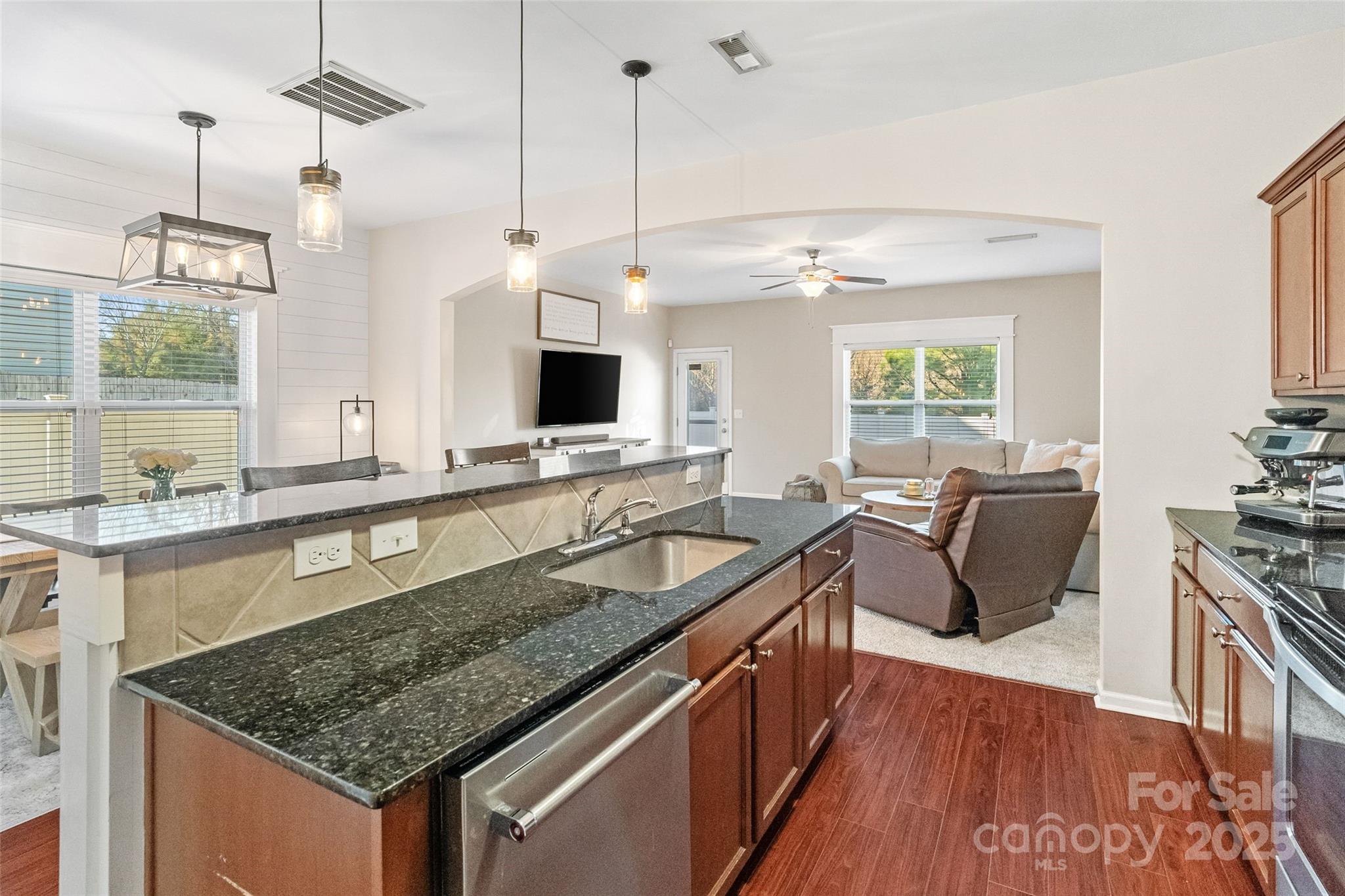 Ellis Pond - Residential