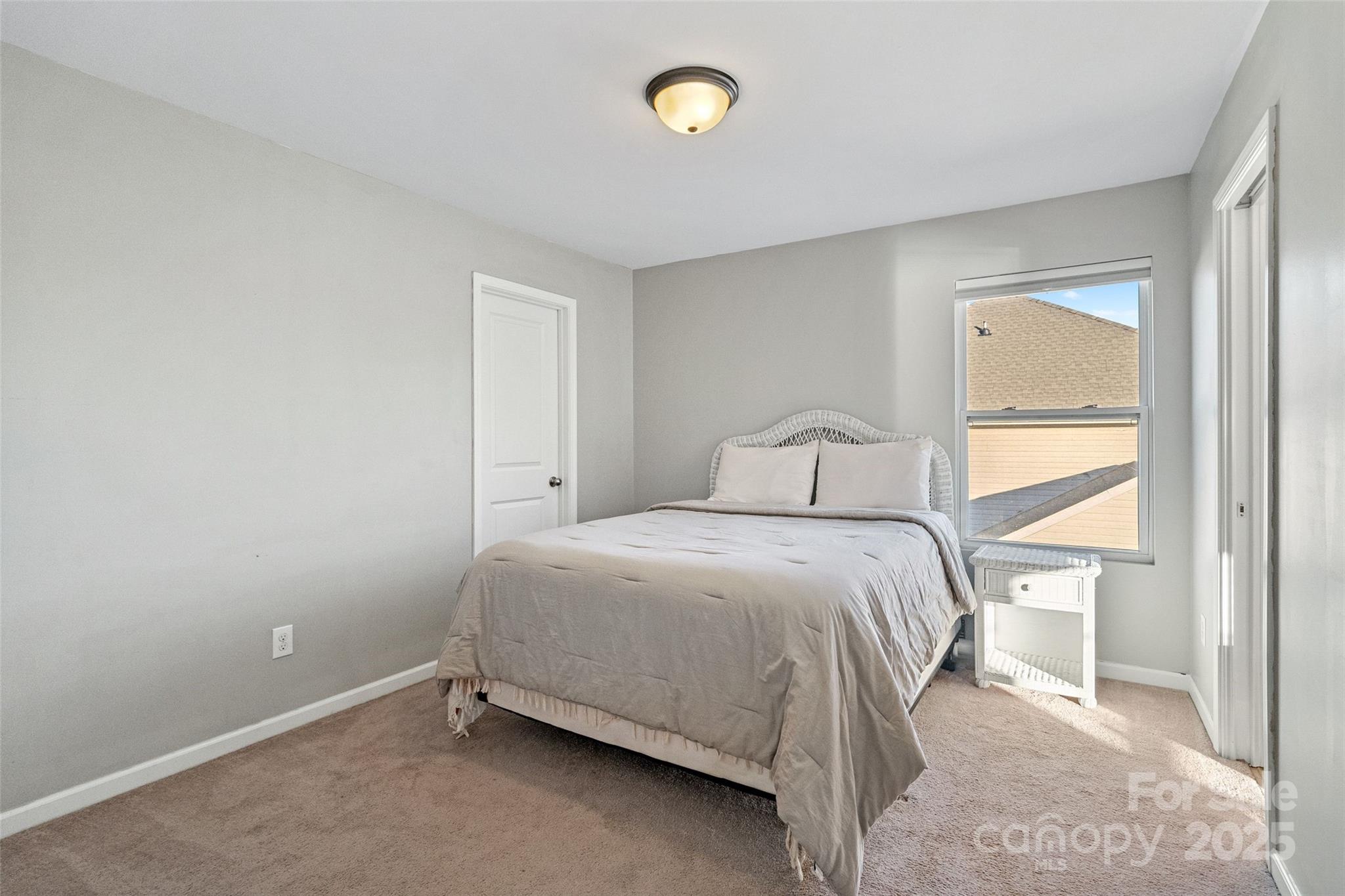 Ellis Pond - Residential