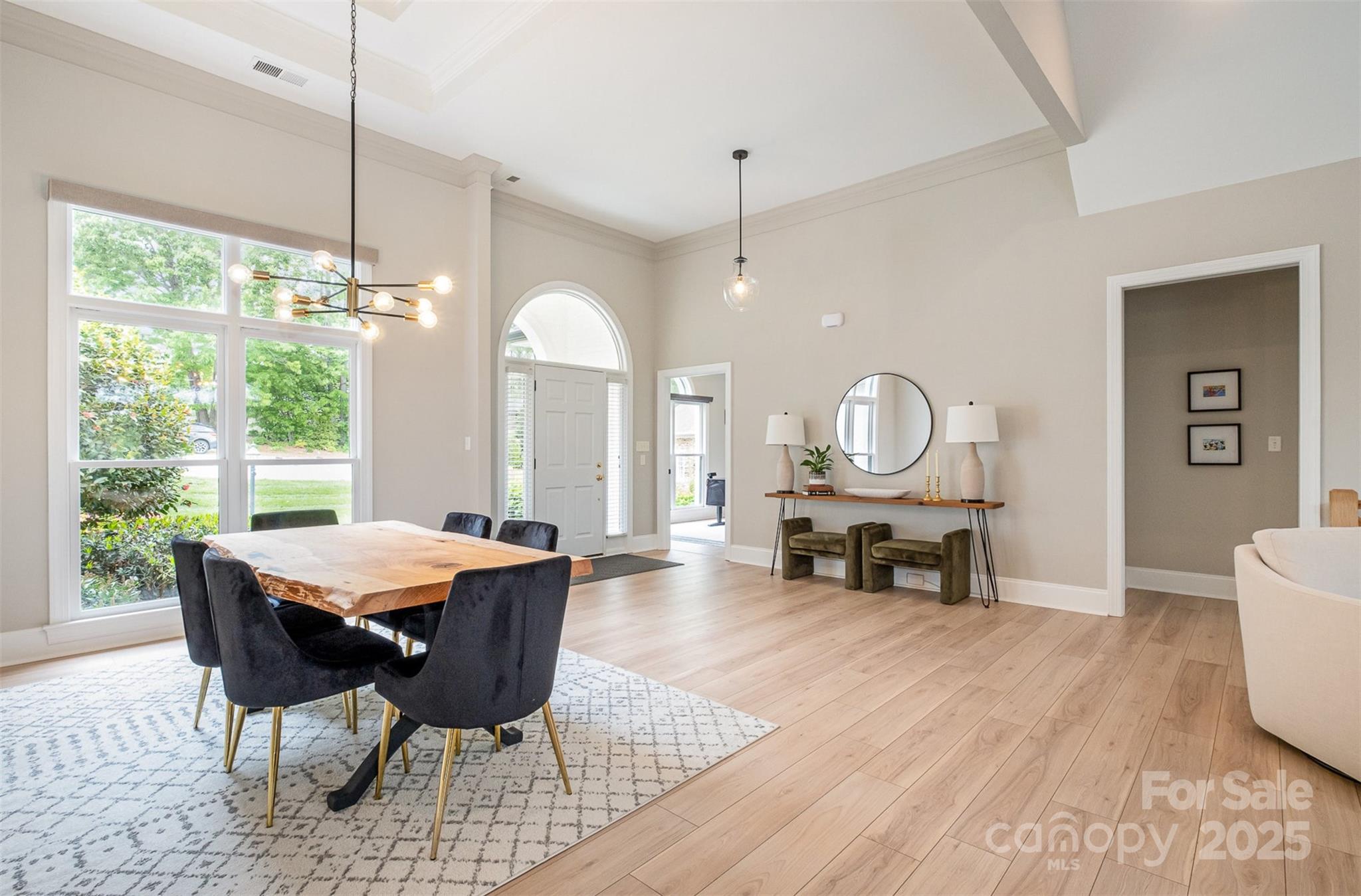 7280 Woodside Court