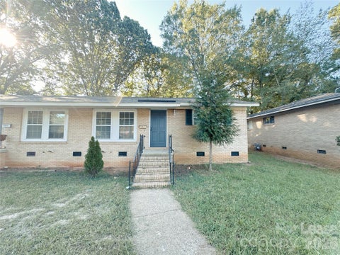 Photo of 5006 Malibu Drive, Charlotte, NC 28215 (MLS # 4420872)