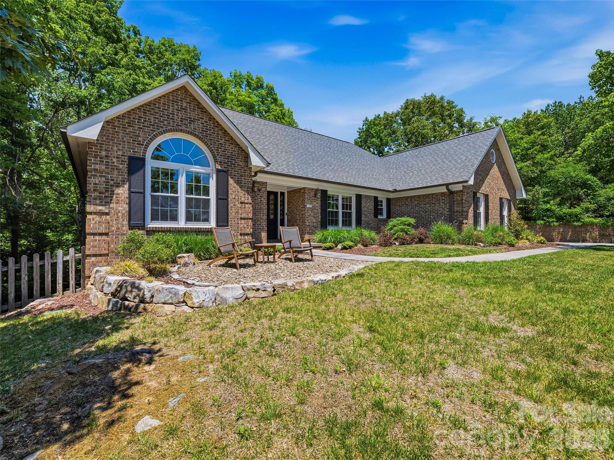 18 High Bluff Drive
