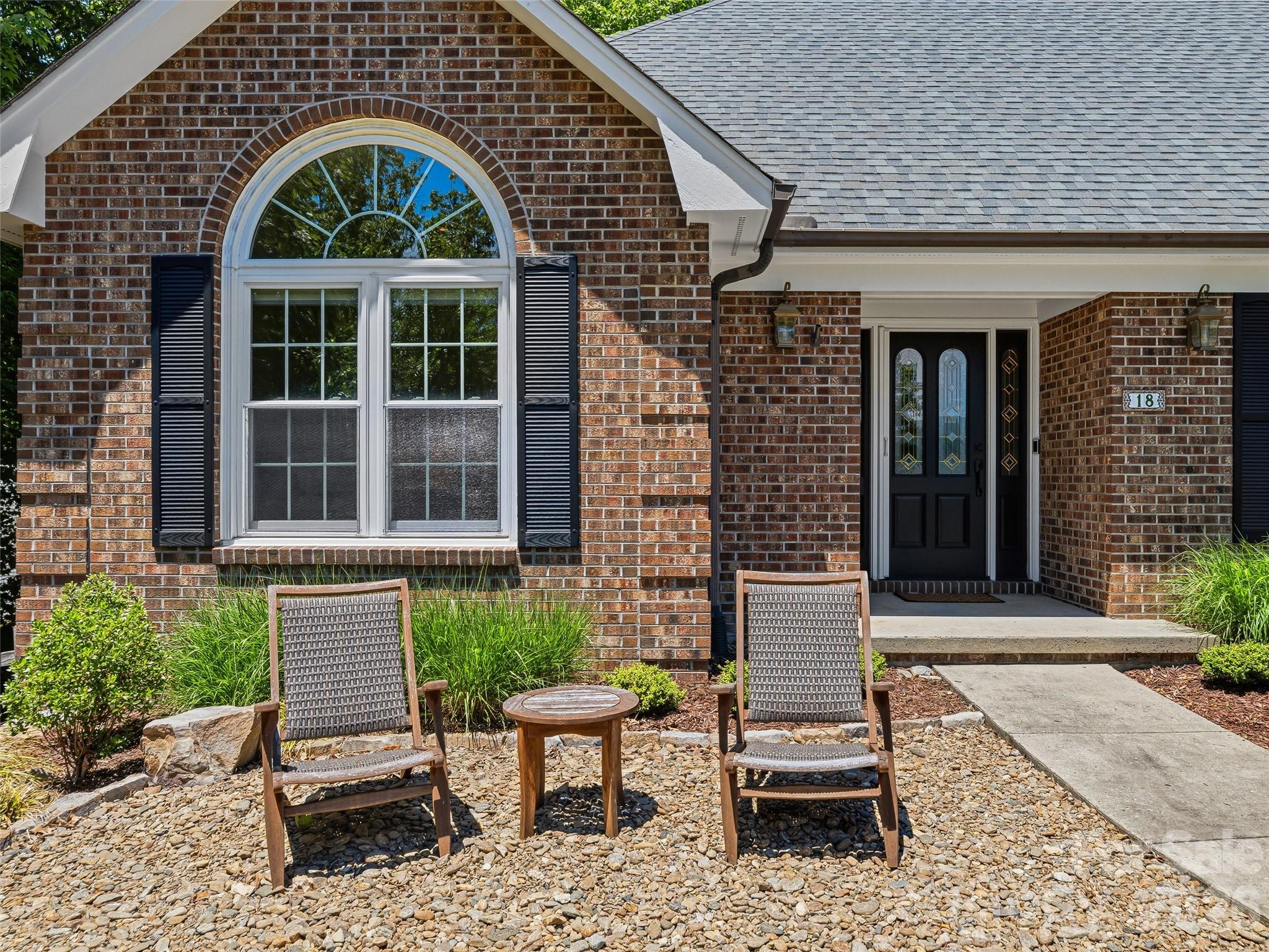 18 High Bluff Drive
