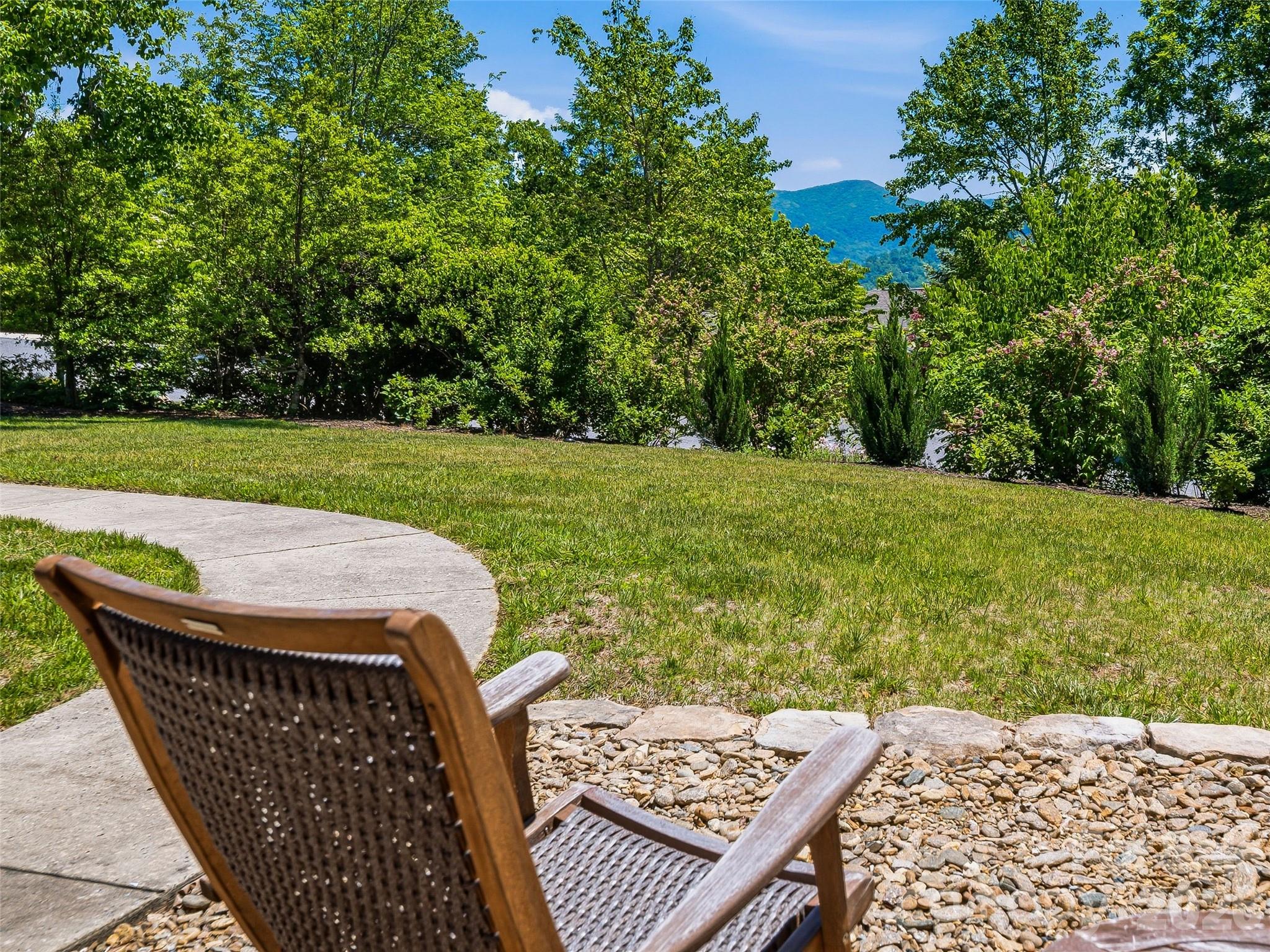 18 High Bluff Drive