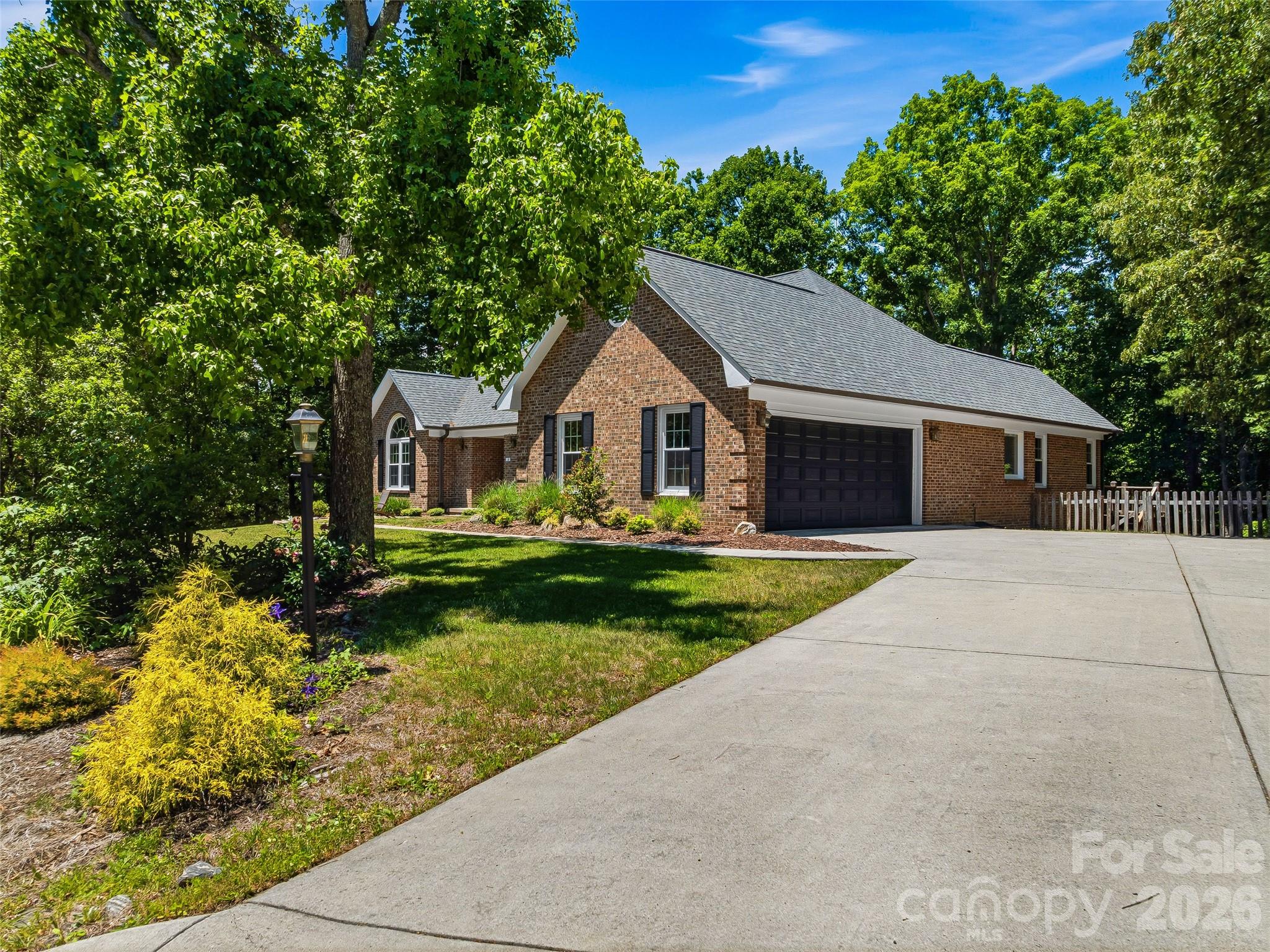 18 High Bluff Drive