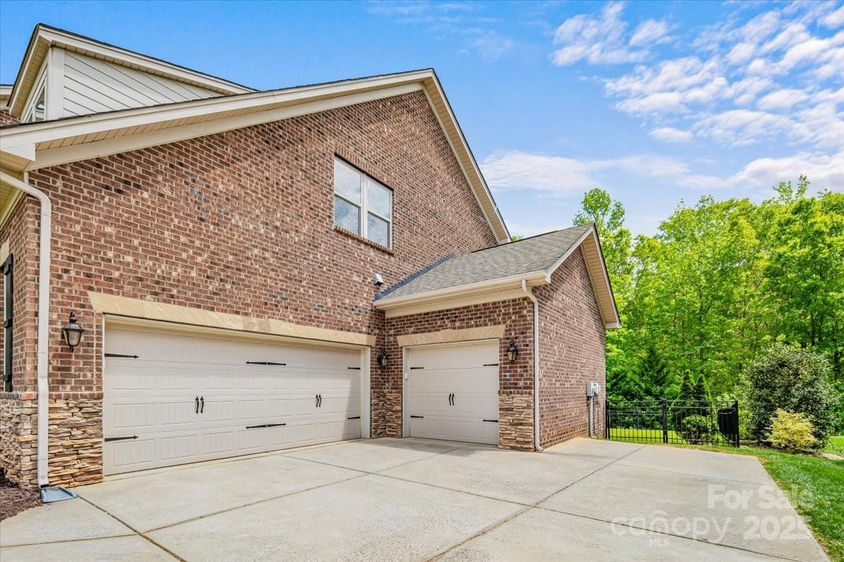 Barber Rock - Residential