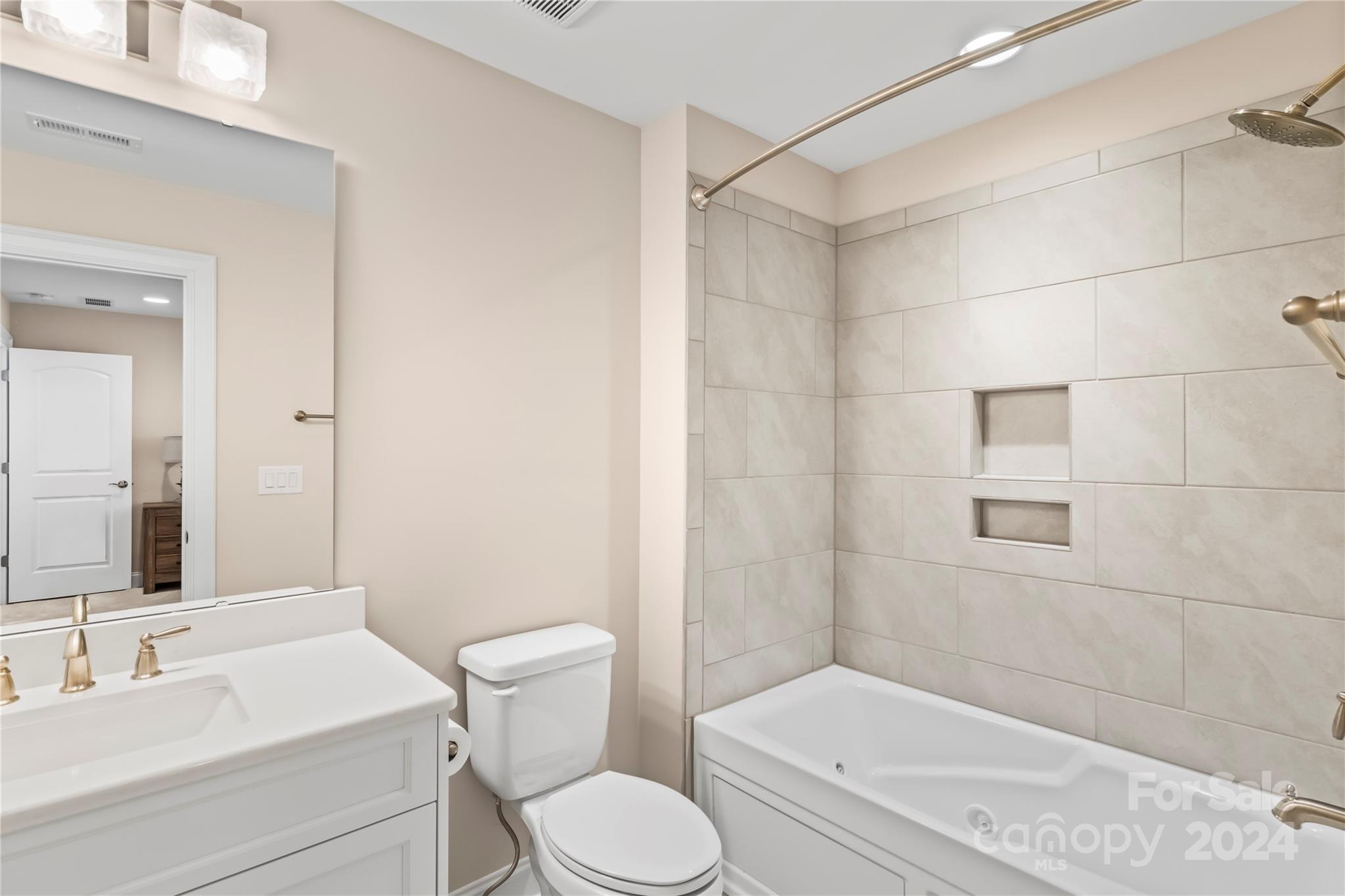 Davidson Pond - Residential