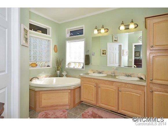 Pilot Mountain Estates - Residential