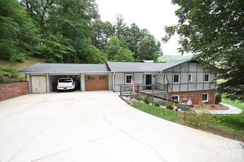 Photo of 3021 Cedar Crest Drive, Lenoir, NC 28645 (MLS # 4394139)