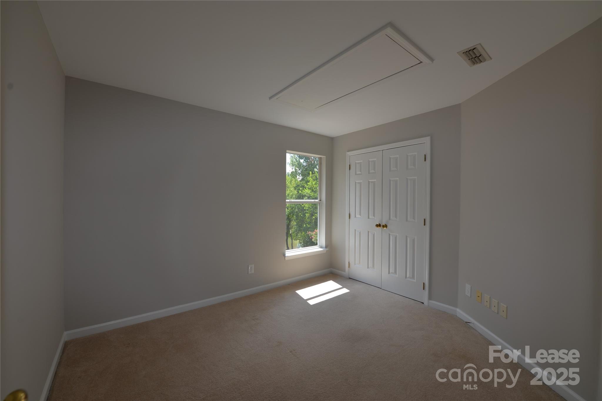 LAKE DAVIDSON - Residential Lease