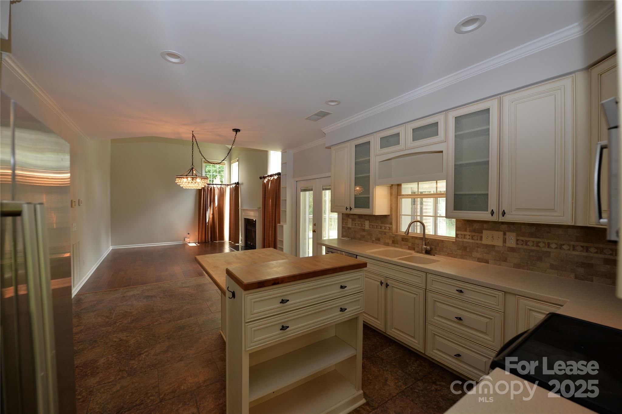 LAKE DAVIDSON - Residential Lease