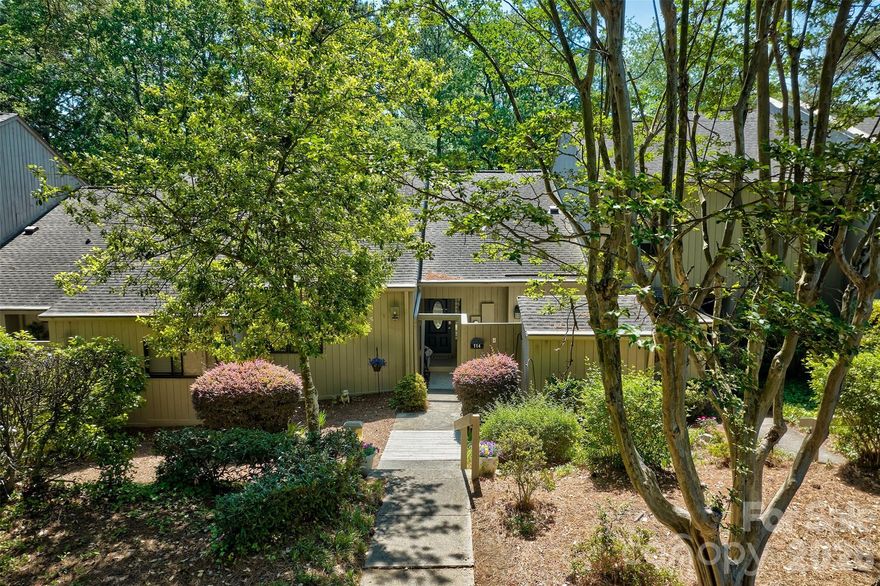 HIGHLY SOUGHT AFTER GARDEN/RANCH STYLE TOWNHOME IN GATED COMMUNITY OF RIVER HILLS ON LAKE WYLIE. THIS SIZE UUNIT DOES NOT COME AVAILABLE OFTEN.   THIS HOME OFFERS 2 BEDROOMS AND 2 BATHS, OPEN FLOORPLAN WITH CATHEDRAL CEILINGS, COZY SUNROOM, 2 OUTDOOR LIVING AREAS TO ENJOY THE TREES WITH A BACK PATIO AND FRONT DECK OFF THE KITCHEN.  THE BLUFF VILLS HAVE THEIR OWN PRIVATE POOL AND CURTESY DOCK.  THE NEIGHBORHOOD OFFERS MILES OF WALKING PATHS, WATERFRONT PARK WITH SANDY BEACH AND PICNIC PAVILION, 24/7 SECURITY FORCE, GARDEN PLOTS, DOG PARK, PLAYGROUNDS , MARINA AND 18 HOLE CHAMPIONSHIP GOLF COURSE AND COUNTRY CLUB.  THE MARINA AND COUNTRY CLUB ARE SEPARATE MEMBERSHIPS.  PLEASE CONTACT AGENT FOR FEES.   EASY COMMUTE TO CHARLOTTE INTERNATIONAL AIRPORT, FORT MILL, ROCK HILL, CHARLOTTE AND BELMONT FOR WORK.  THIS HOME HAS BEEN WELL MAINTAINED AND CARED FOR.  WELCOME TO LIVING AT THE LAKE!