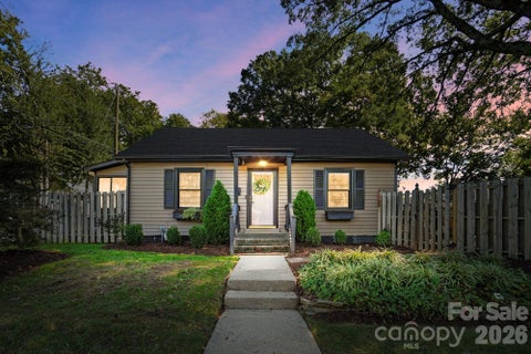 Photo of 1545 Wickford Place, Charlotte, NC 28203 (MLS # 4435414)