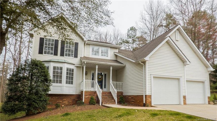 Beautiful basement home in wonderful Winchester neighborhood. Gorgeous cul-de-sac lot w/park-like backyard. Hardwood floors in foyer, Kitchen & Living rm. Living rm has fireplace, built-in cabinets & is open to kitchen/breakfast rm. Large kitchen w/granite countertops, tile backsplash & island. Huge mud room plus laundry area. Spacious master suite w/bayed window & walk-in closet. Amazing deck w/hot tub. Unfinished basement has tons of potential.