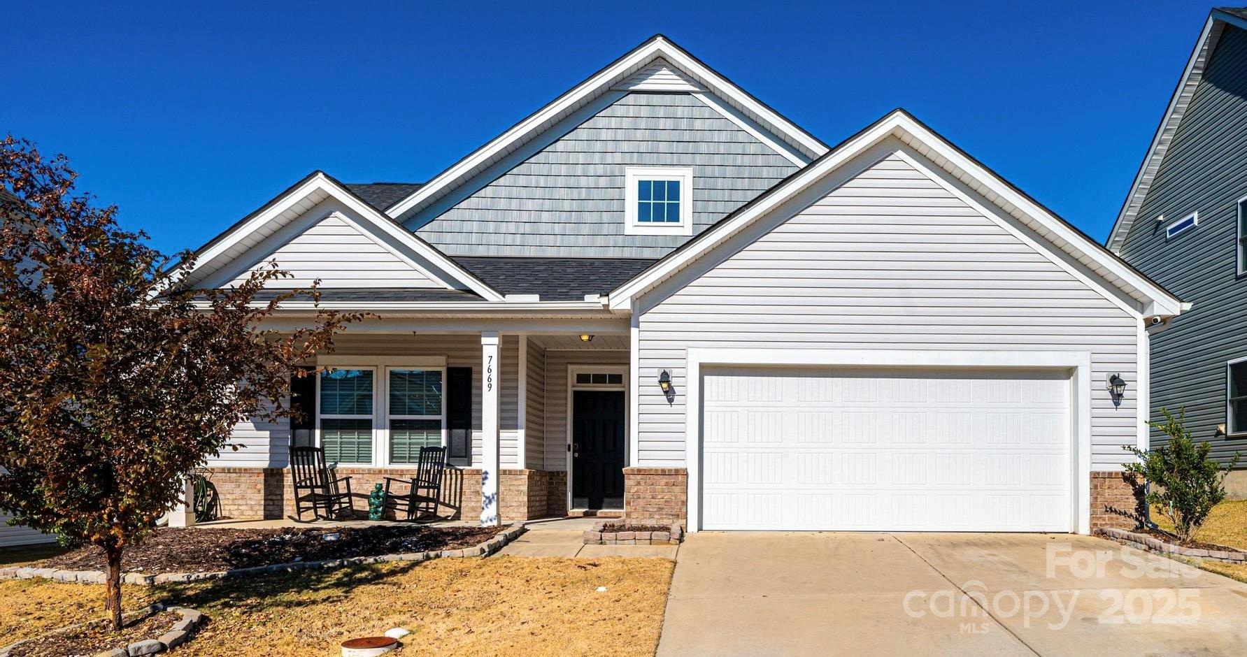 Denver, North Carolina 28037, United States, 4 Bedrooms Bedrooms, ,3 BathroomsBathrooms,Residential,Active,28230