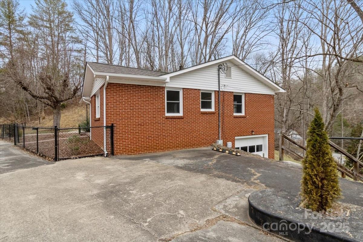 2599/2611 Old Mars Hill Highway