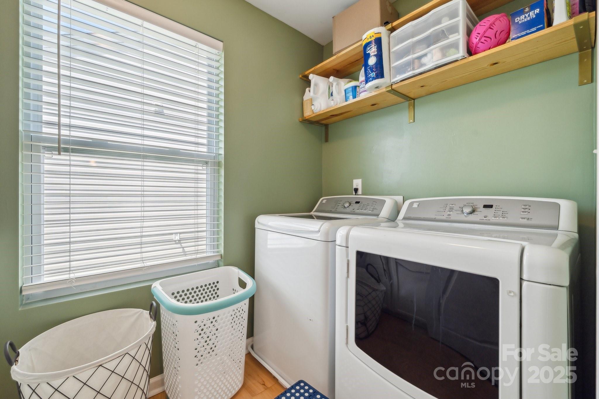 Newport Lakes - Residential