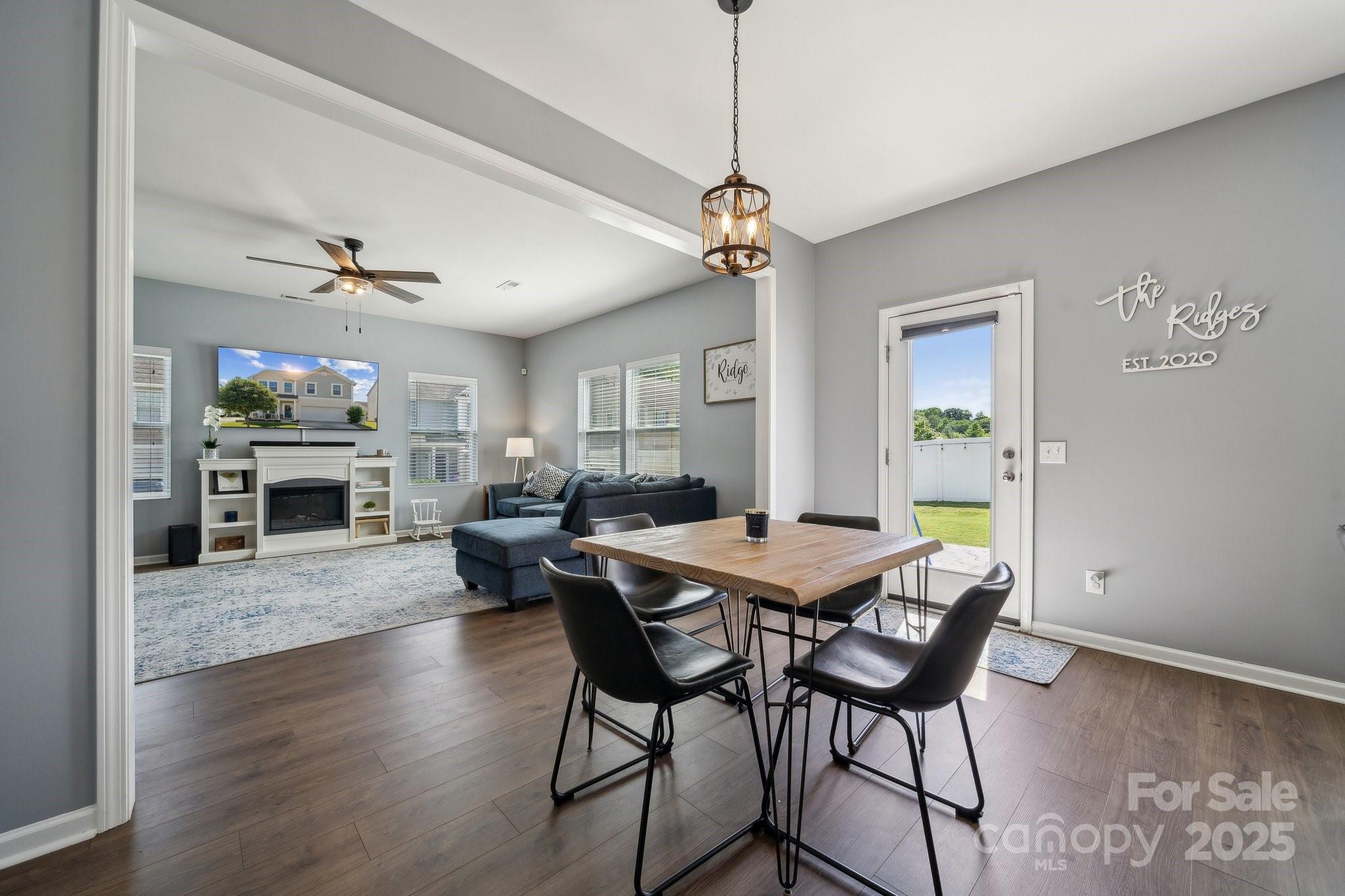 Newport Lakes - Residential