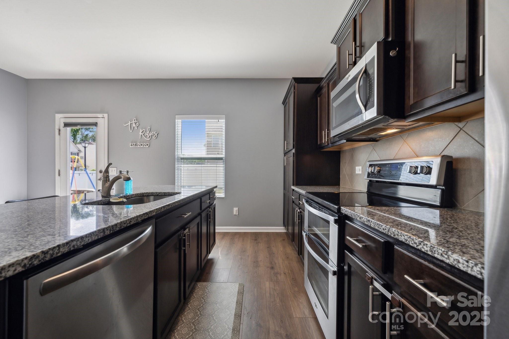 Newport Lakes - Residential