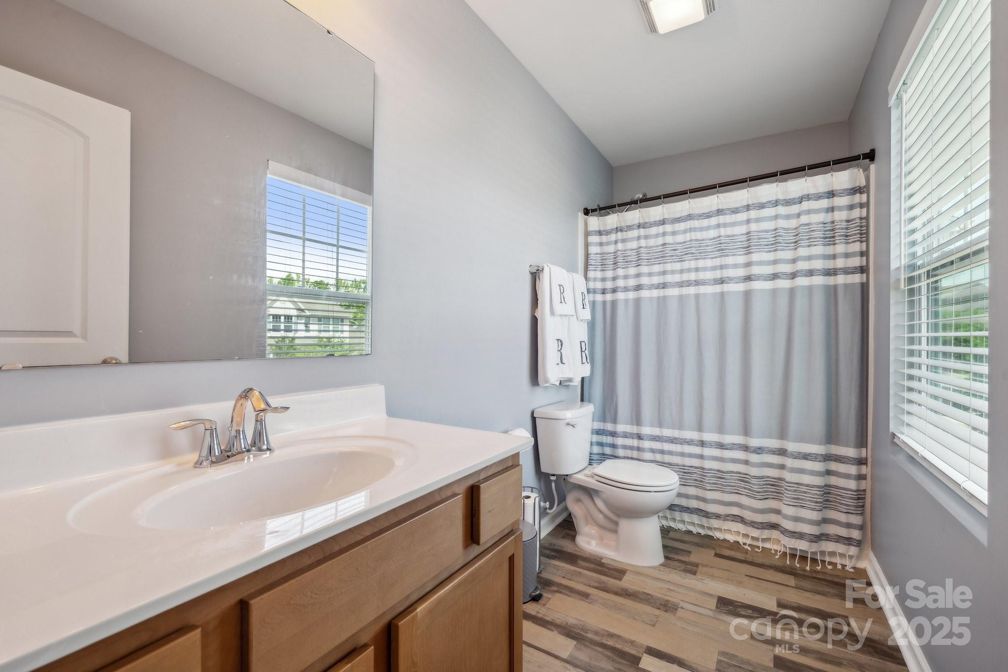 Newport Lakes - Residential