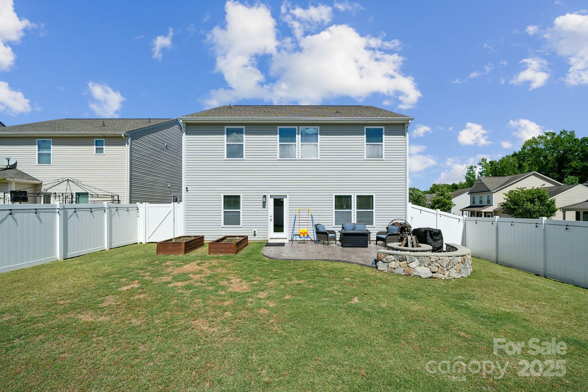 Newport Lakes - Residential