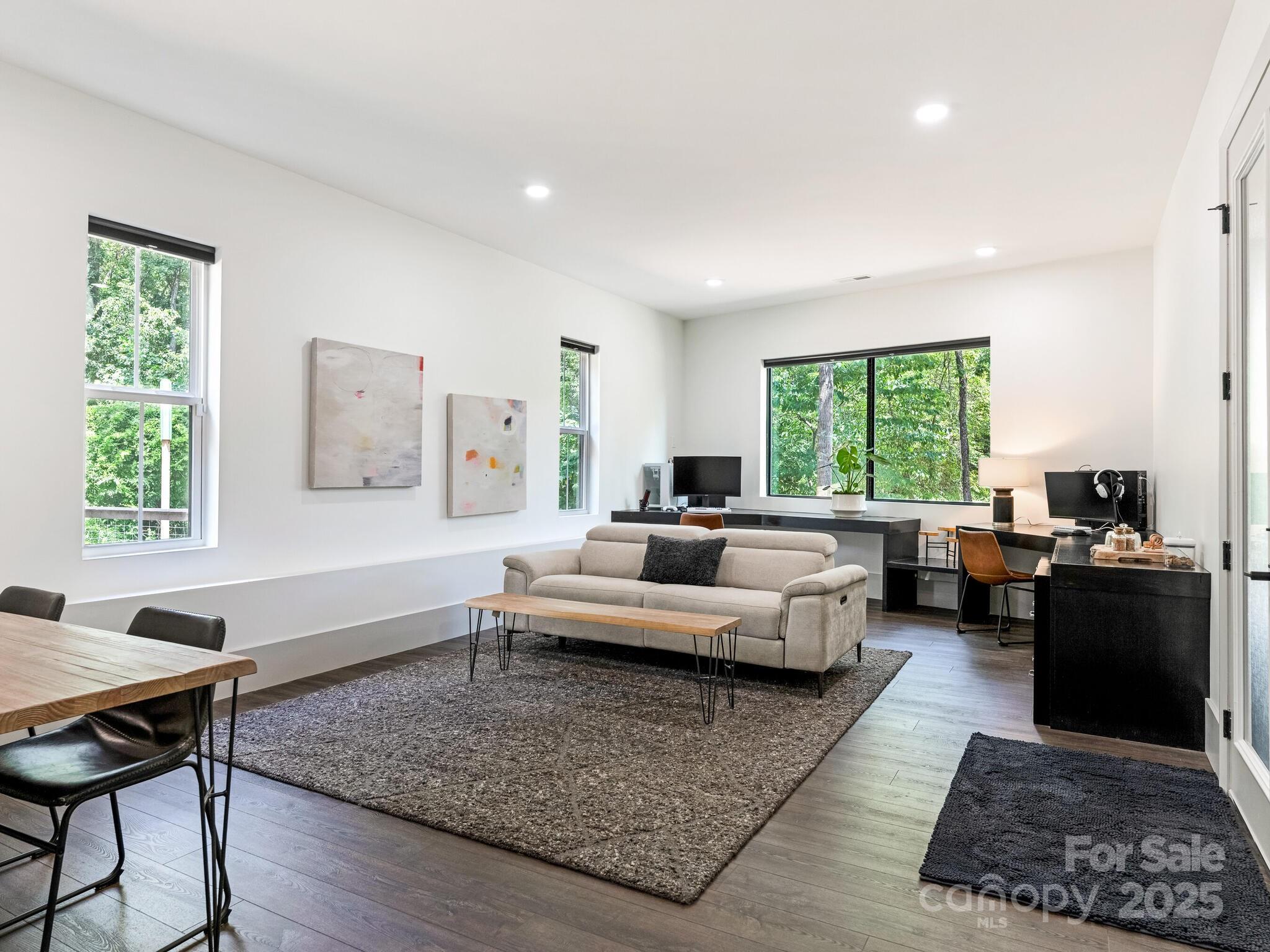 Idlewood Harbor - Residential