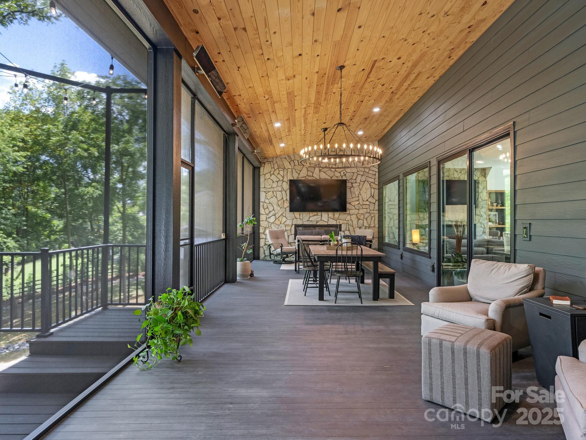 Idlewood Harbor - Residential