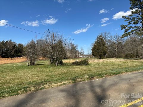 Photo of 2112 Mingus Cabin Lane, Charlotte, NC 28214 (MLS # 4372483)