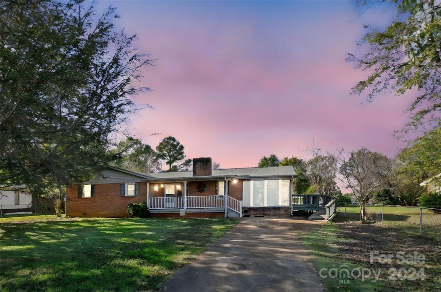 Welcome to this cozy, countryside retreat! Located in the heart of Forest City, this lovely home offers a blend of rural charm and modern comforts. Nestled on a peaceful lot, 347 Old Wagy Rd is the perfect escape from city life yet only minutes away from local amenities, shopping, and schools.
Key Features:
Spacious Layout – Enjoy an open floor plan with ample natural light throughout.
Cozy Living Room – Relax by the fireplace, perfect for chilly evenings.
Updated Sunroom – Perfect area to start or end your day if that's a hot coffee/cold beverage or breakfast/dinner
Expansive Outdoor Space – Large backyard with potential for gardening, entertaining, or simply unwinding in a serene setting. Don't forget the 2 exterior buildings to make your own!
This property is ideal for anyone seeking a tranquil lifestyle in a welcoming community. With convenient access to Rutherford County's best attractions and outdoor activities, this home provides the ideal blend of comfort and adventure.