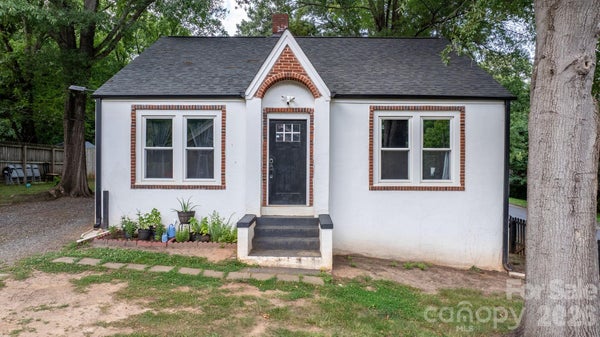 331 5TH AVE SE, HICKORY, NC 28602 - Image 91fb82615aa2ffccf8f2f1a85c4eb5a1/3319849456