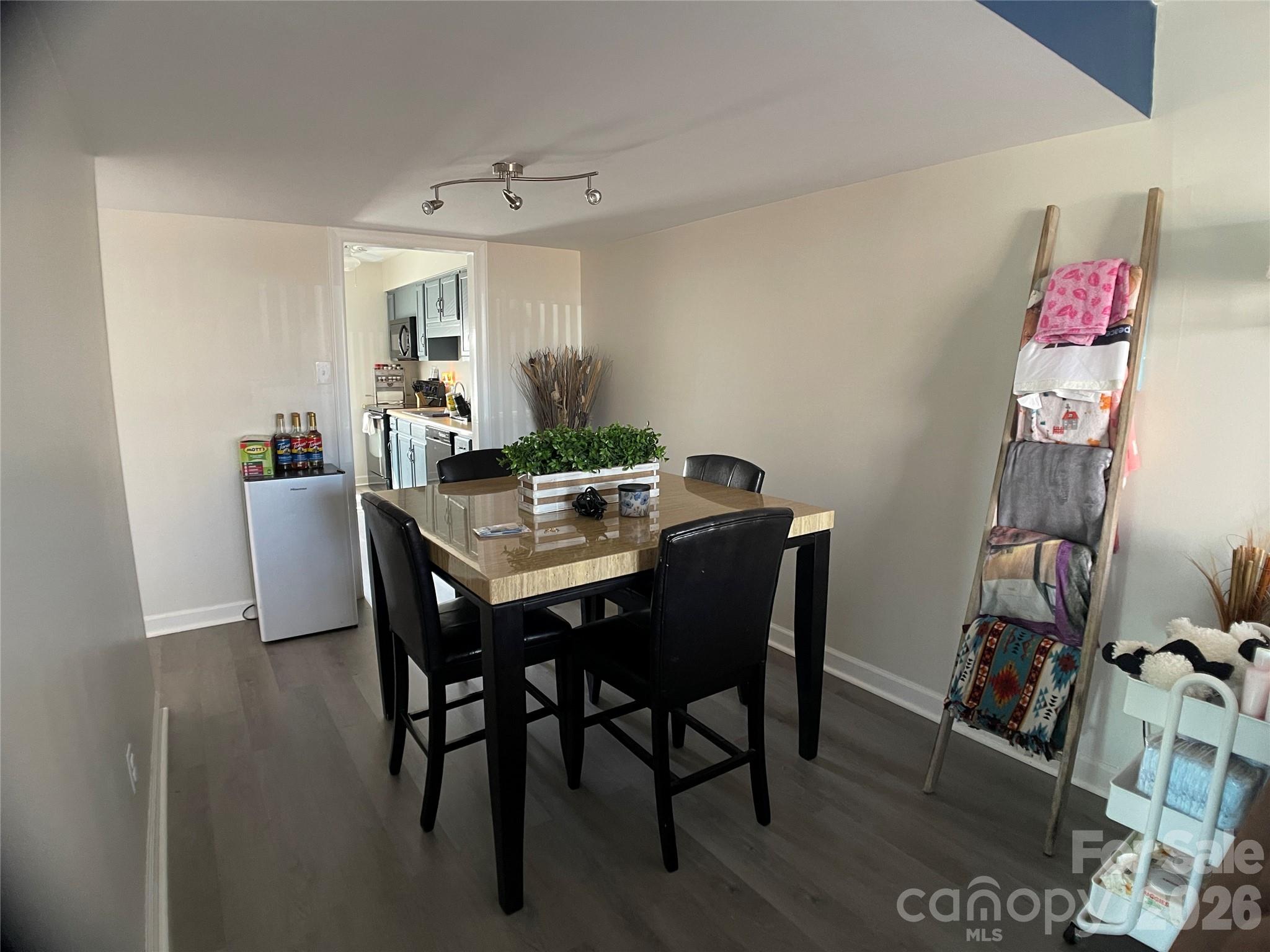 WESTMINISTER PARK - Residential