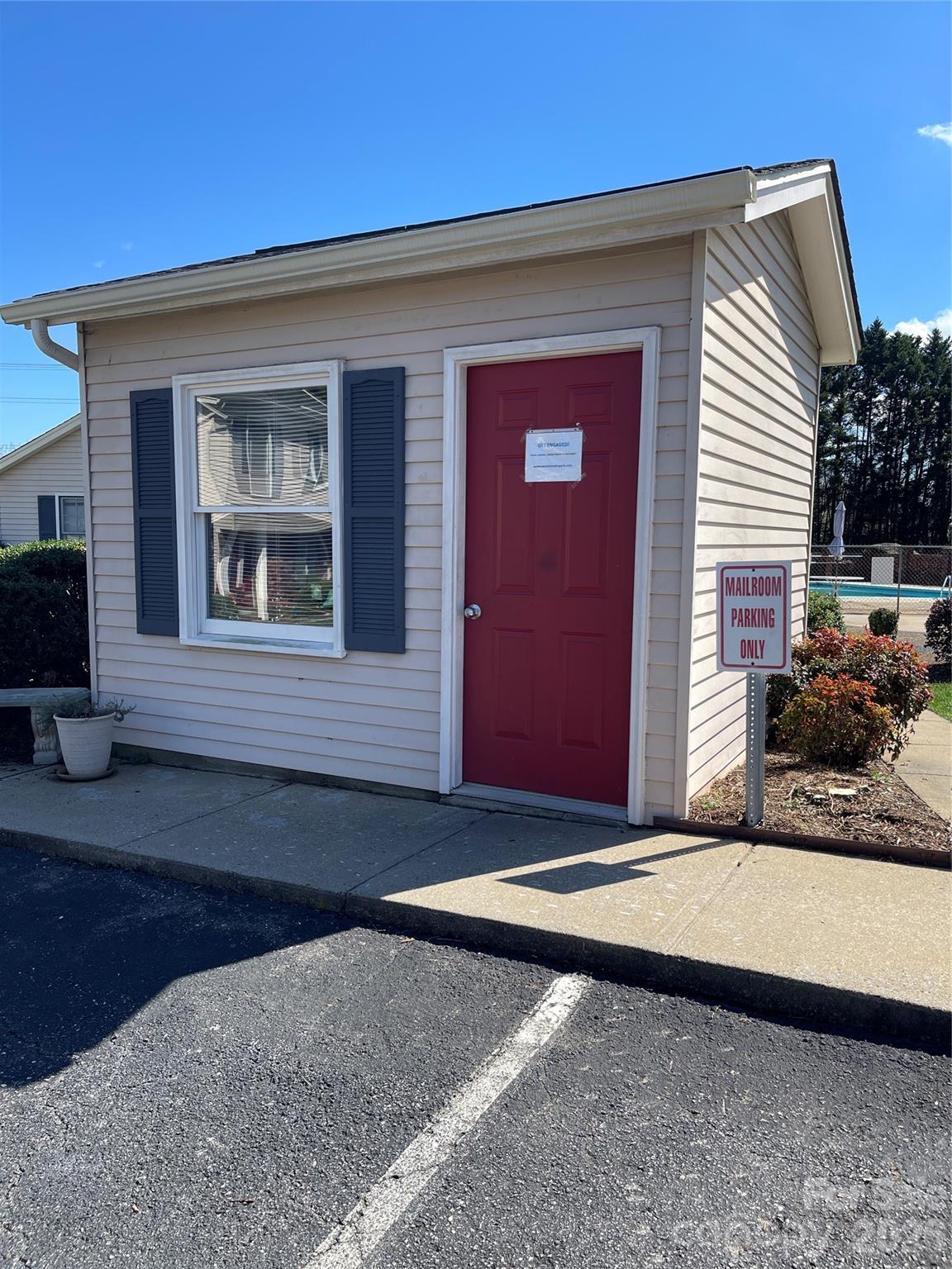 2705 N Center Street 43