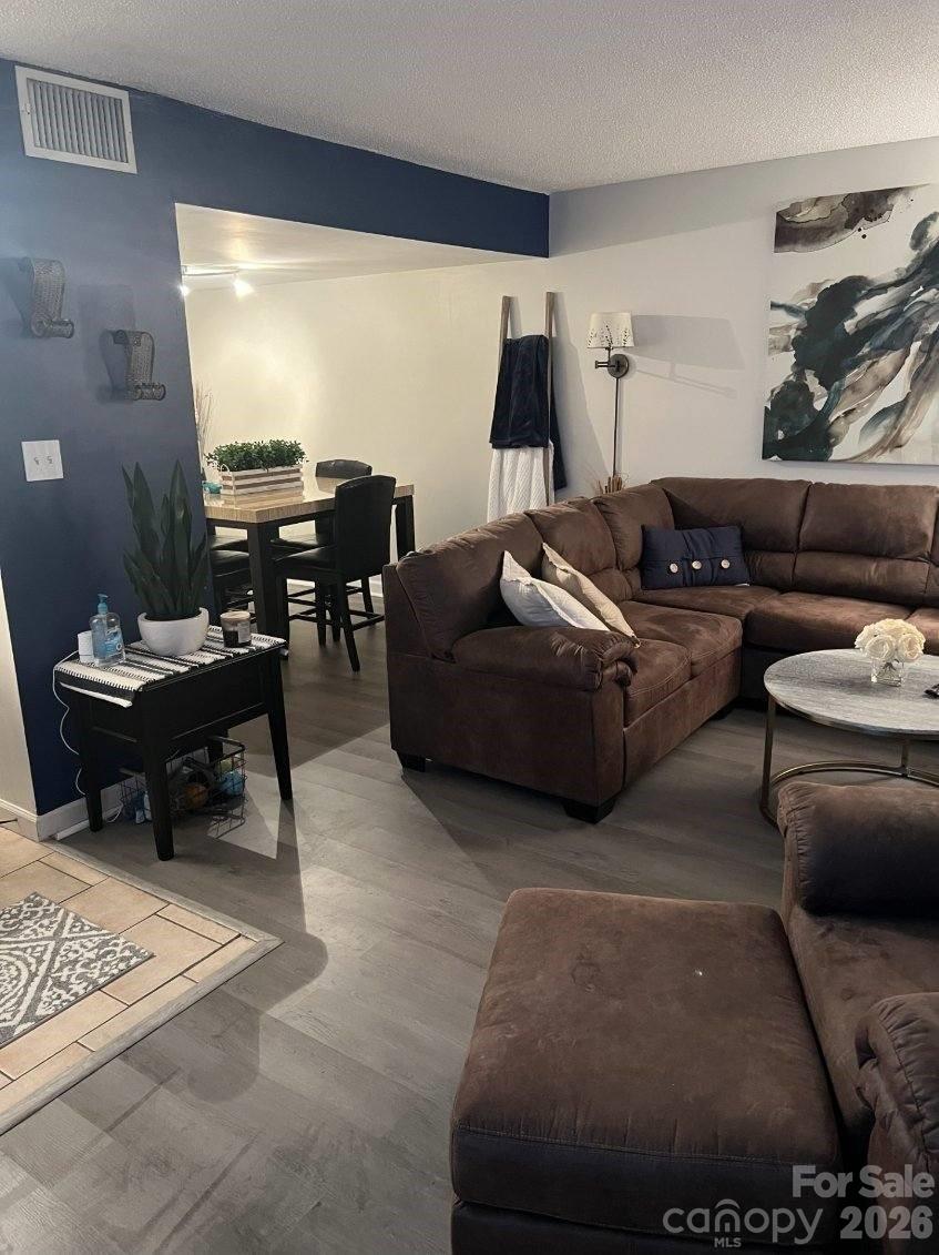 WESTMINISTER PARK - Residential