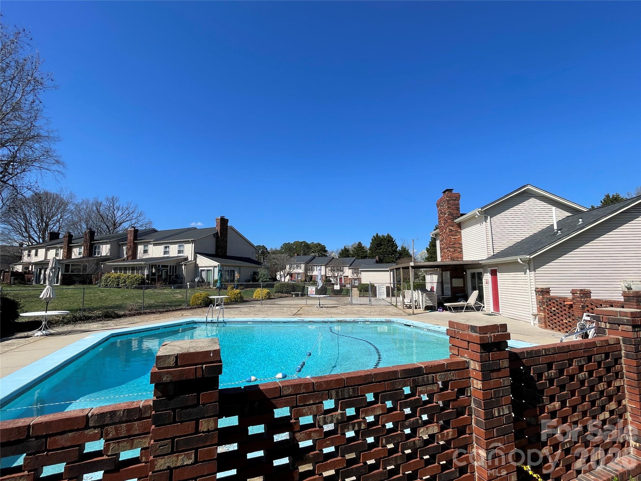 2705 N Center Street 43