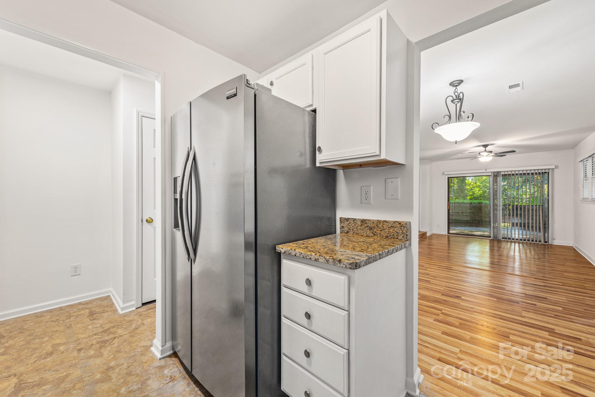 2715 Selwyn Avenue 34
