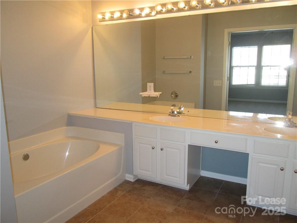 Reavencrest - Residential Lease