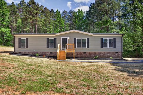 Photo of 170 Harvick Lane, Lexington, NC 27292 (MLS # 4381928)