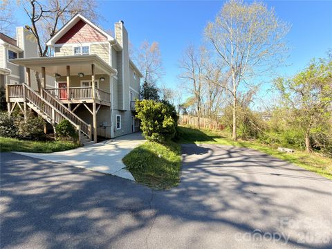 Photo of 4 Cottage Court, Asheville, NC 28801 (MLS # 4366950)