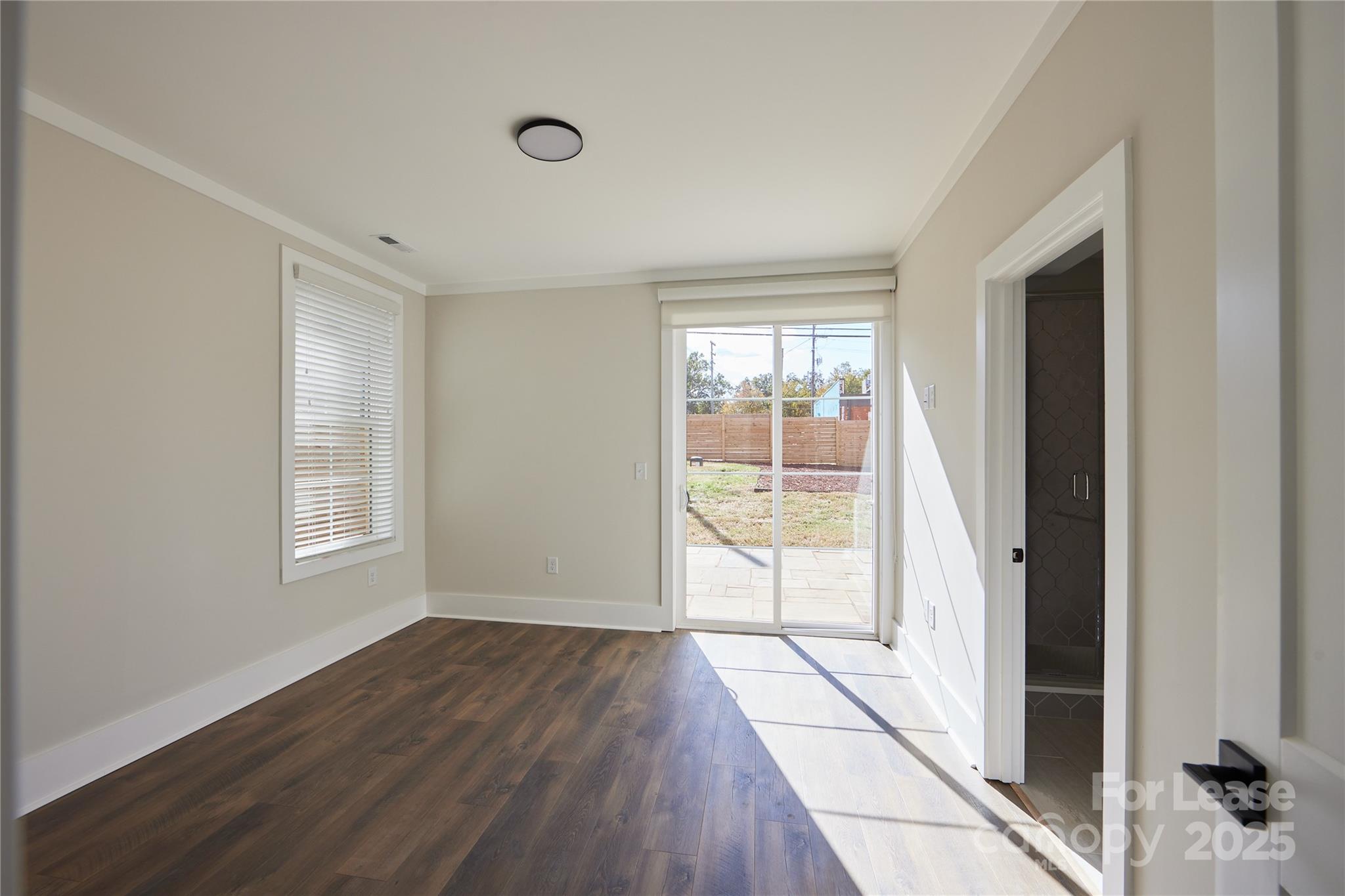 1302 E 10th Street E