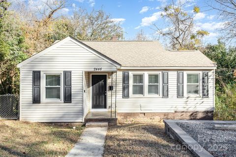 Photo of 2446 Columbus Circle, Charlotte, NC 28208 (MLS # 4322441)