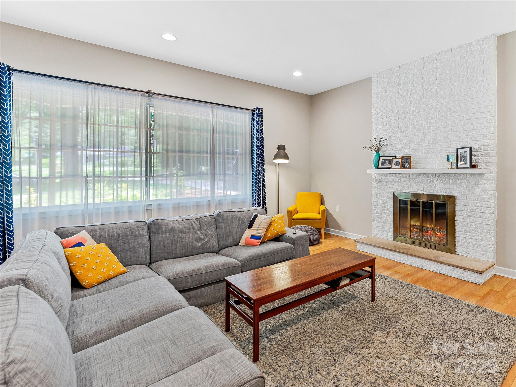 30 S Oak Forest Drive