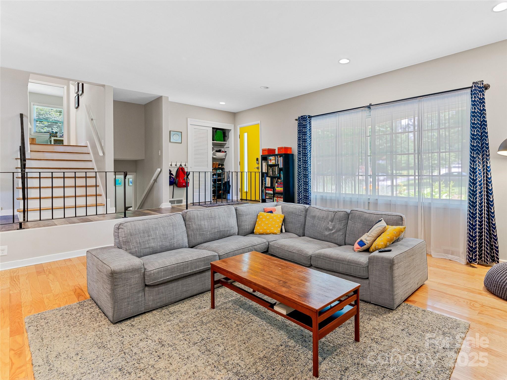 30 S Oak Forest Drive