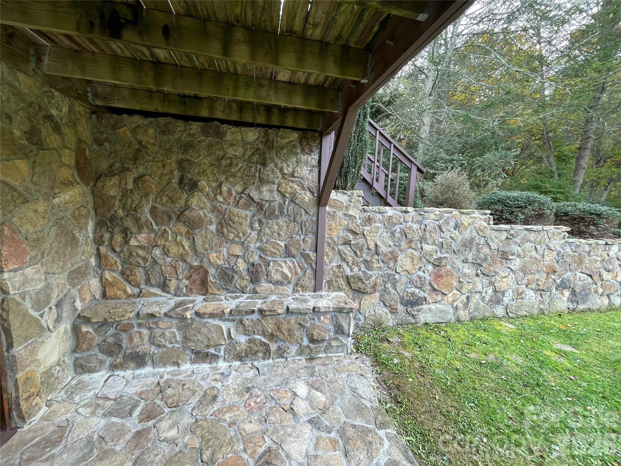 L & E Meadows - Residential