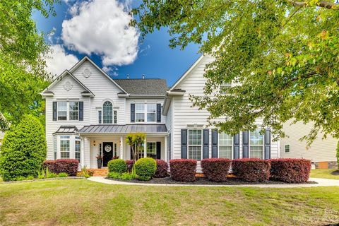 Photo of 14403 Murfield Court, Charlotte, NC 28278 (MLS # 4024748)
