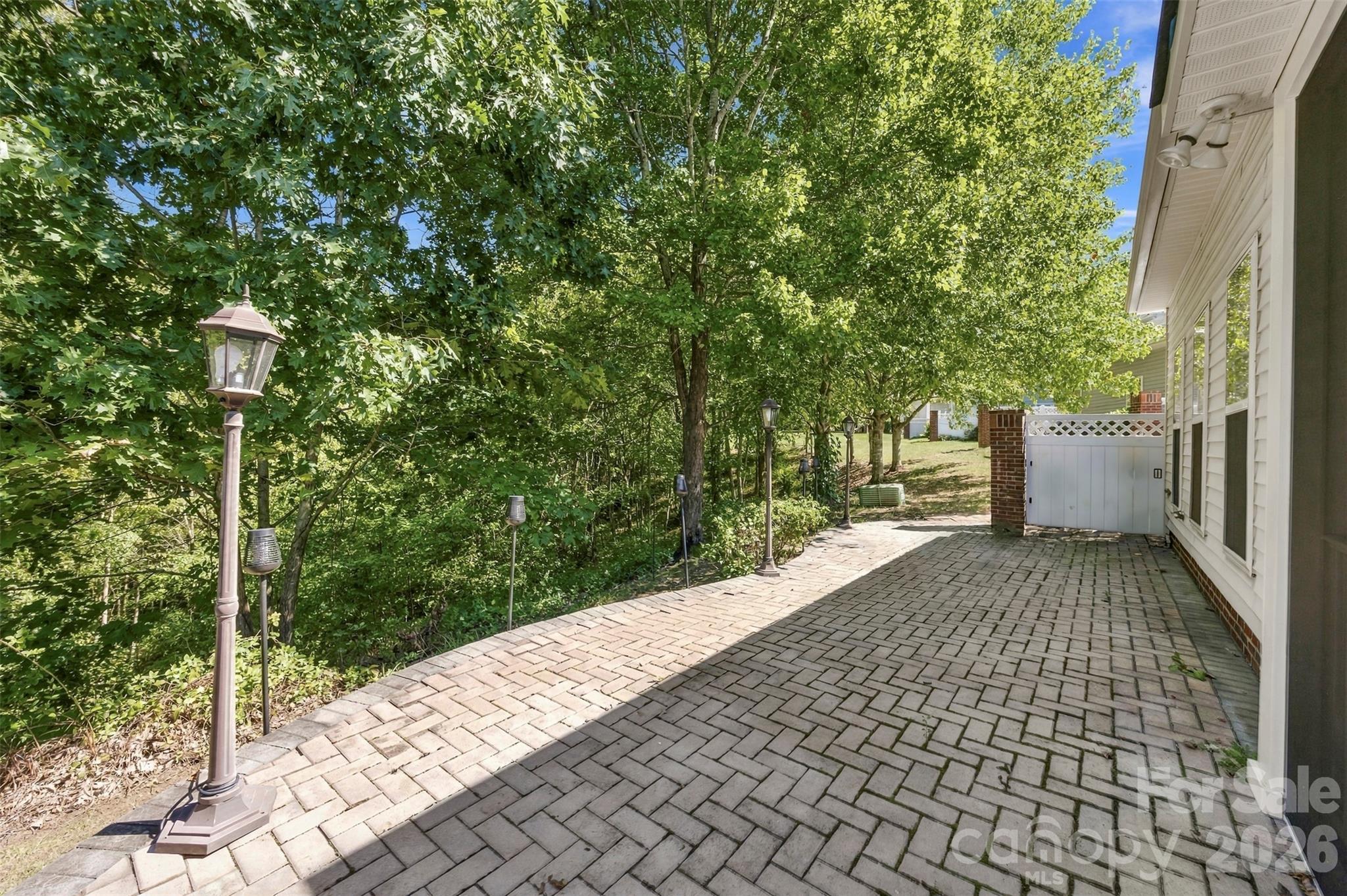 14569 Greenpoint Lane