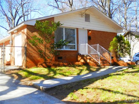 Photo of 815 ECHO GLEN Road, Charlotte, NC 28213 (MLS # 4387177)
