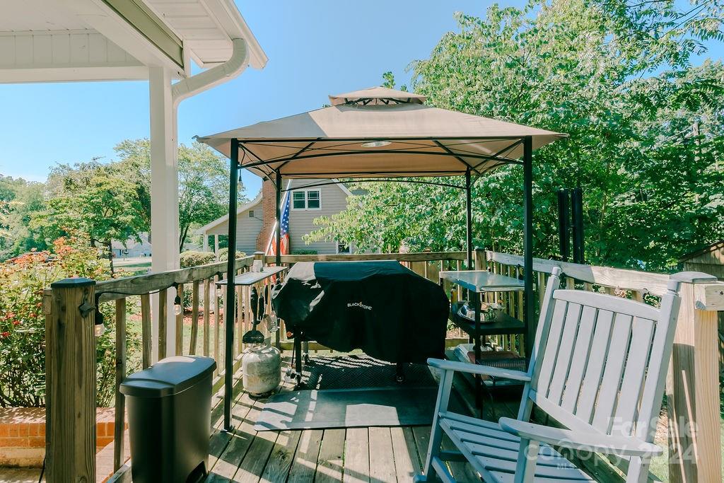 Pine Knolls - Residential