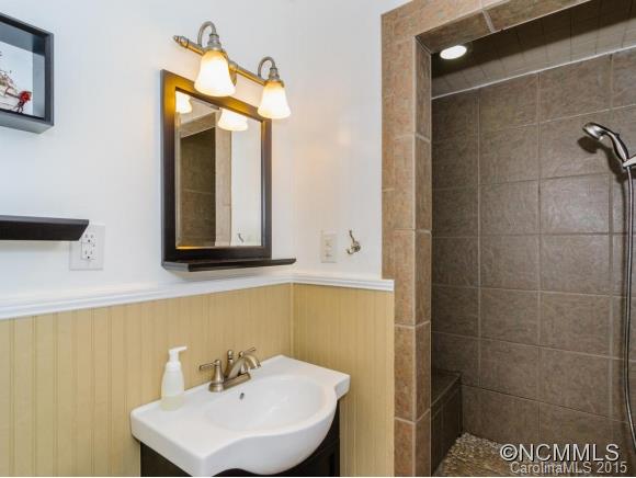 B B Massagee - Residential