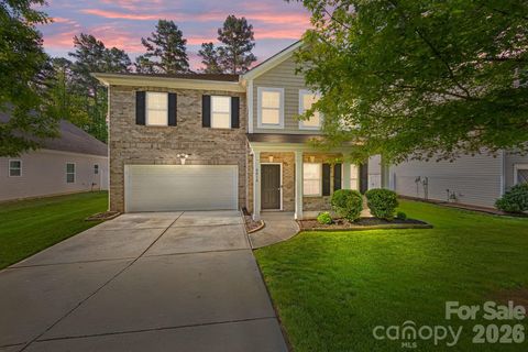 Photo of 6614 Bluegill Road, Charlotte, NC 28216 (MLS # 4358637)